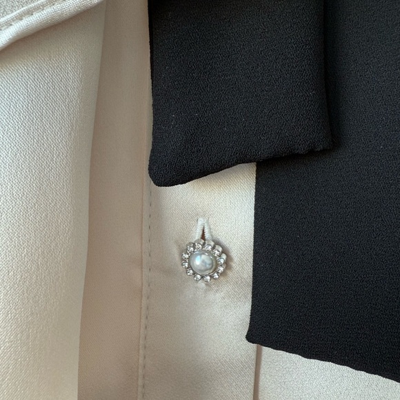 ZARA Satin Blouse with Ruffles. Neutral. XL. - Picture 4 of 9